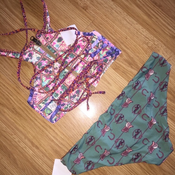 !!!SOLD!!!! Maaji bikini swimsuit set high bottoms - Picture 5 of 5